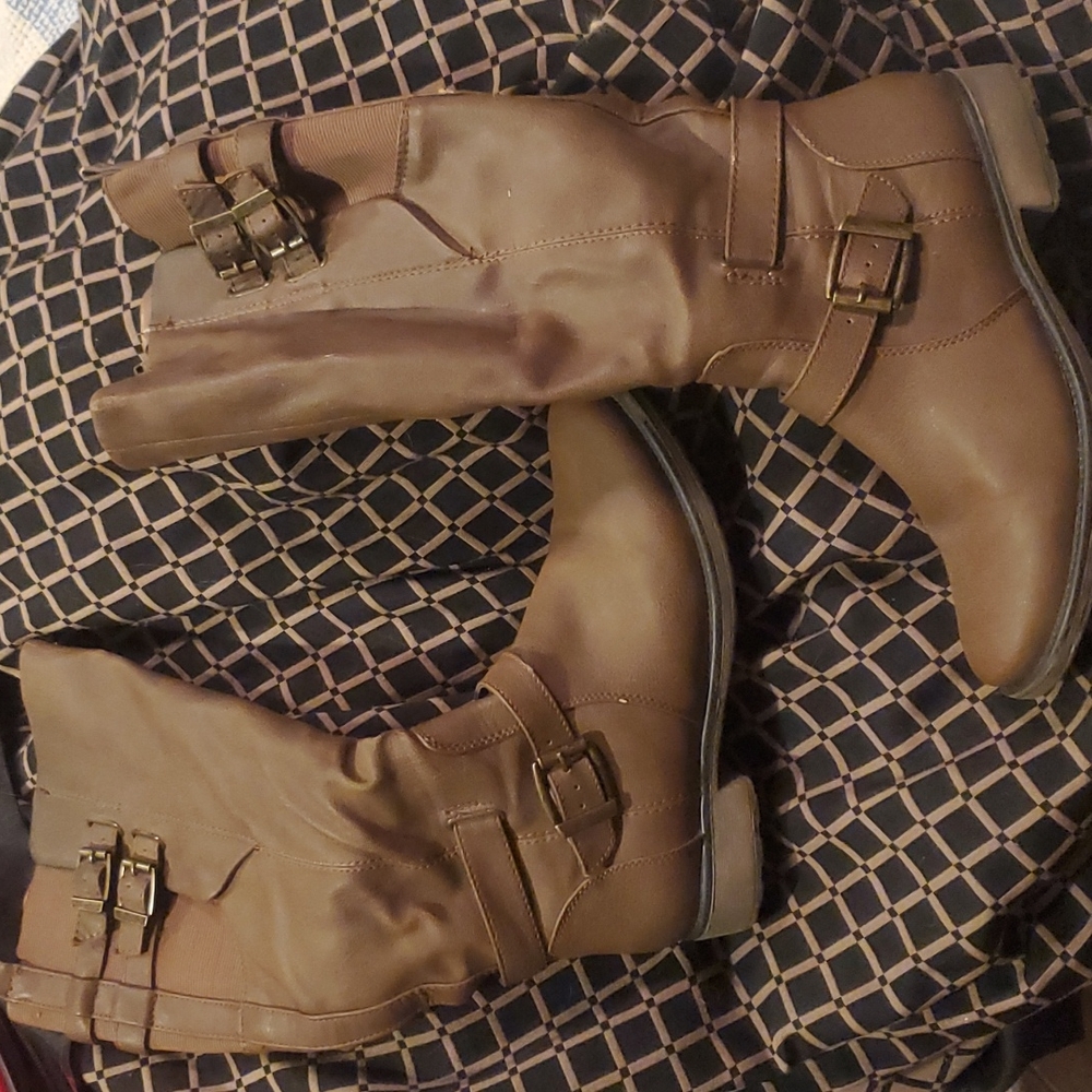 Bare trap boots